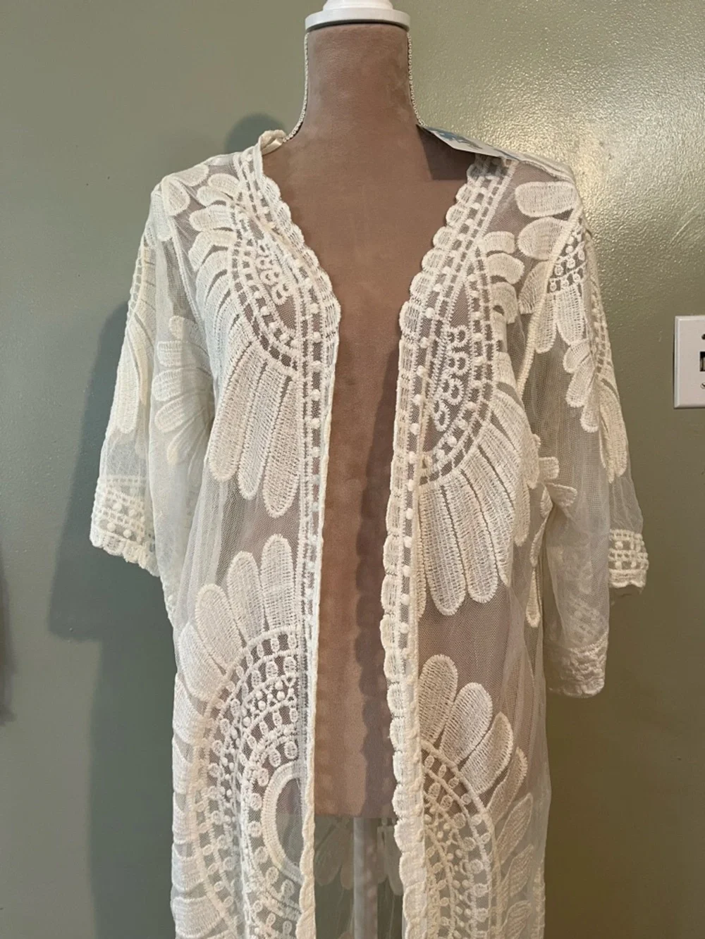 Women’s Rebelion Cream Lace Crochet Duster Kimono S NWT - Picture 5 of 7